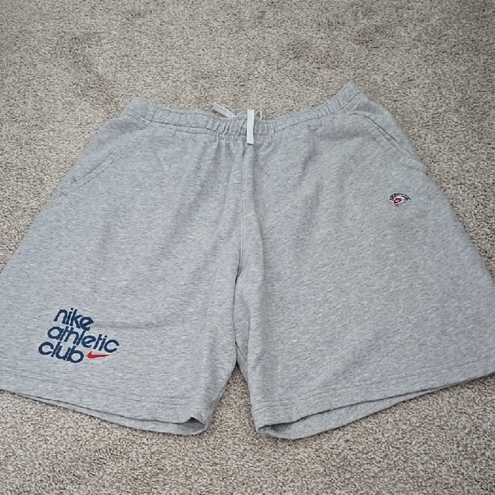 Nike Men's Gray Athletic Shorts